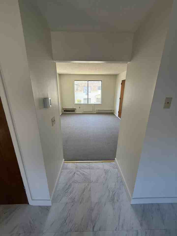 67 Dallas Terrace #9 - Photo 5 of 16