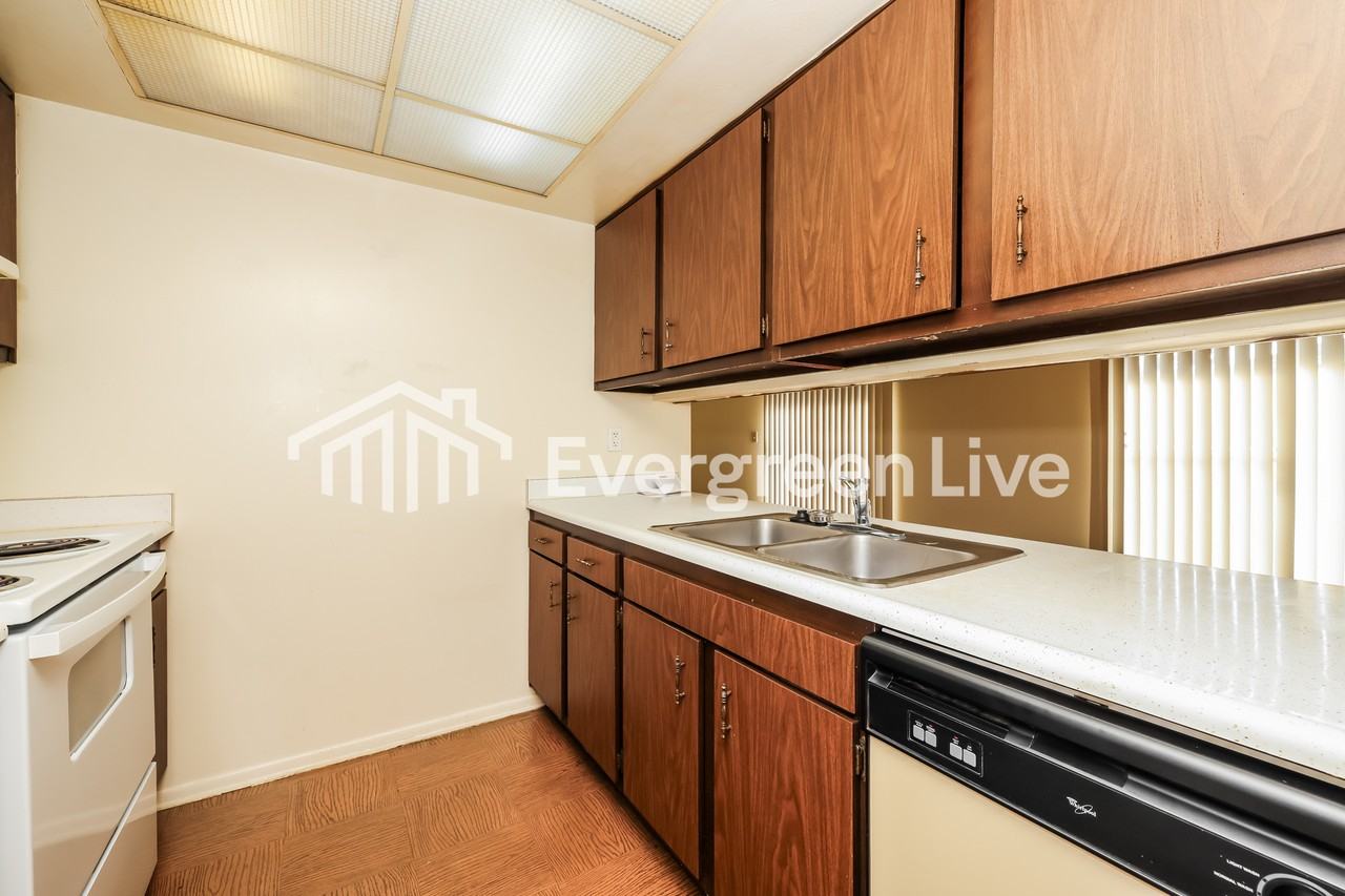 5630 Troy Villa Blvd - Photo 7 of 16