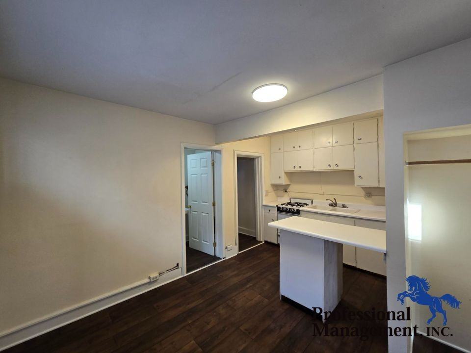 25 Alderson Ave #1 - Photo 3 of 6