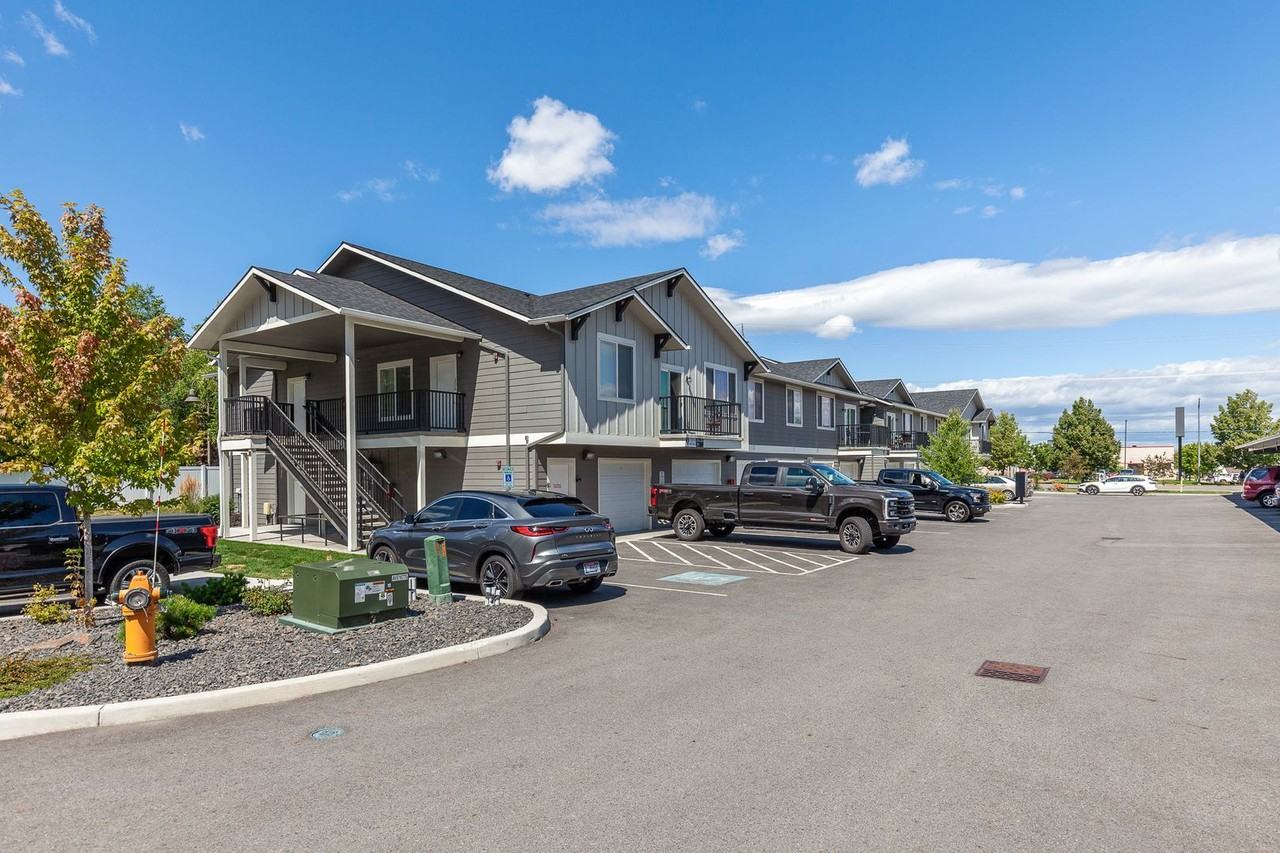 The Landmark - Photo 6 of 34