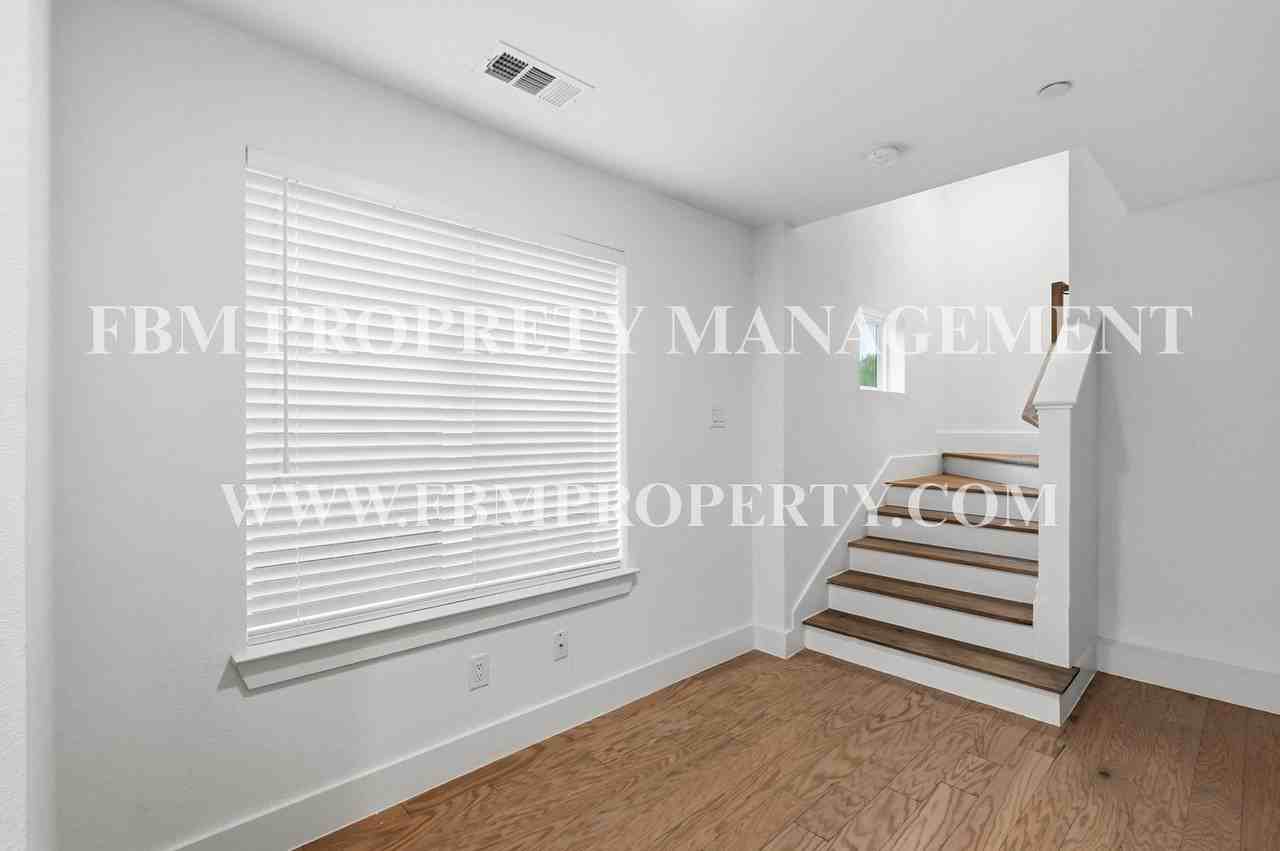 2610 Kimsey Dr #201 - Photo 3 of 33