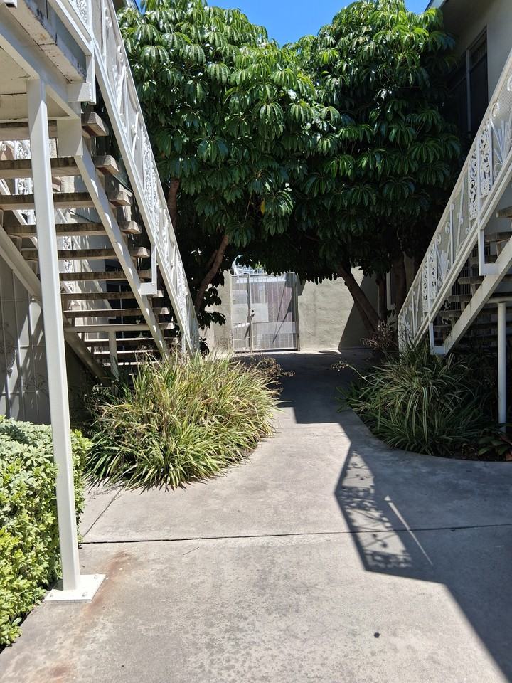 Quiet Park Apartments - Photo 6 of 29