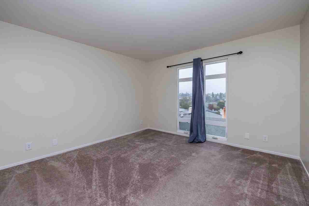 888 Vermont - Photo 6 of 28