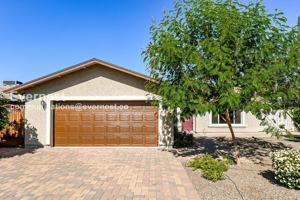 featured image of 8726 E Bonnie Rose Ave