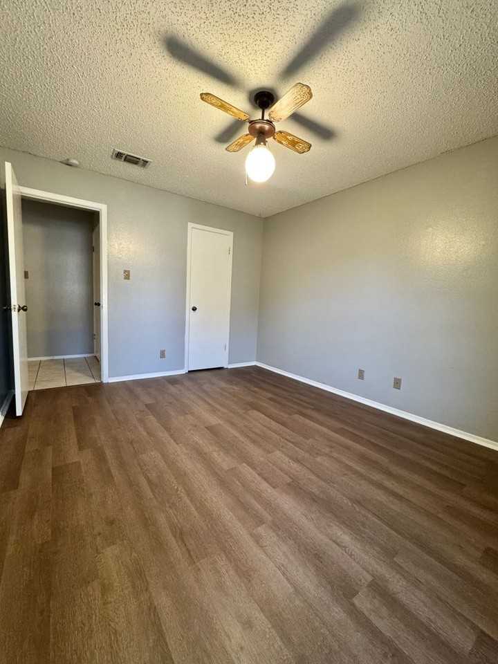 1133 Tres Rios Dr - Photo 4 of 10