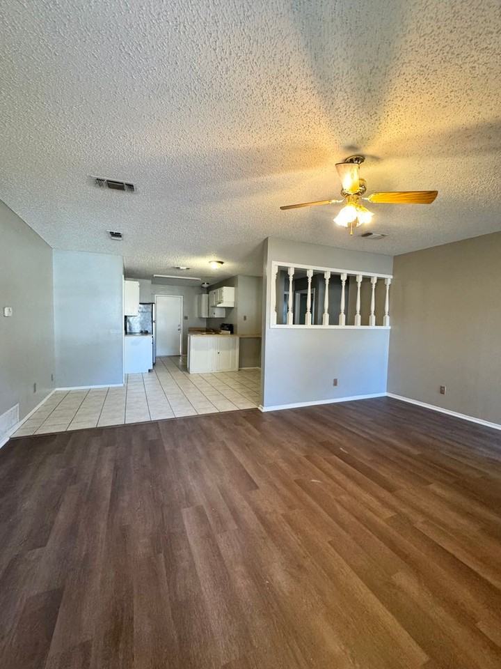 1133 Tres Rios Dr - Photo 3 of 10