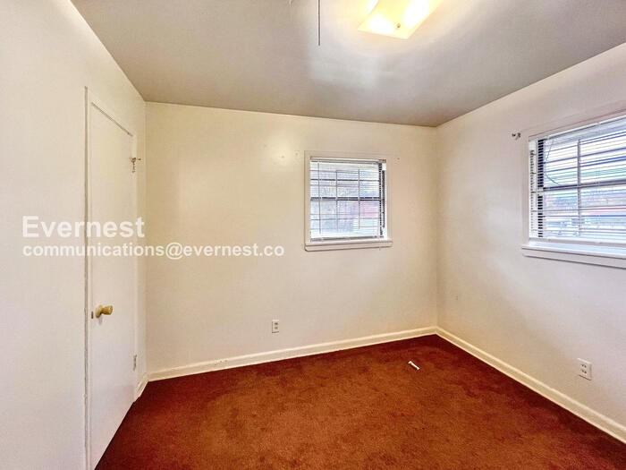 1814 1/2 S Cross St - Photo 7 of 15