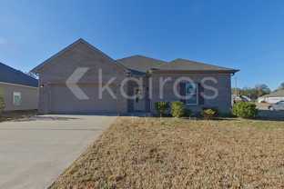 204 White Oak Cir - Photo 1 of 1