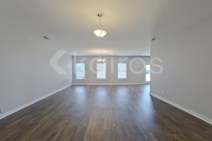 204 White Oak Cir - Photo 2 of 21