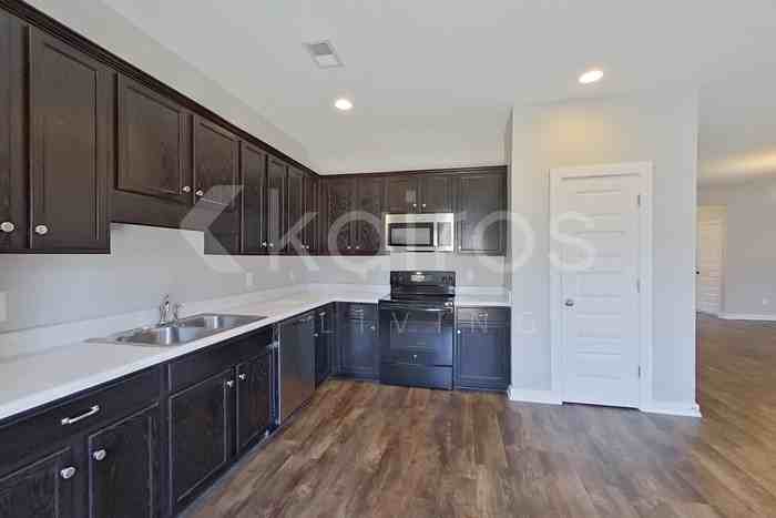 204 White Oak Cir - Photo 6 of 21