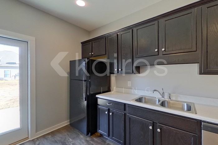 204 White Oak Cir - Photo 7 of 21