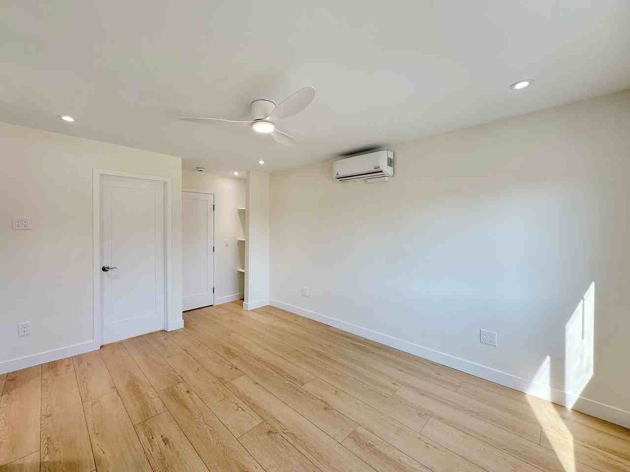 2965 Mission Blvd - Photo 5 of 17