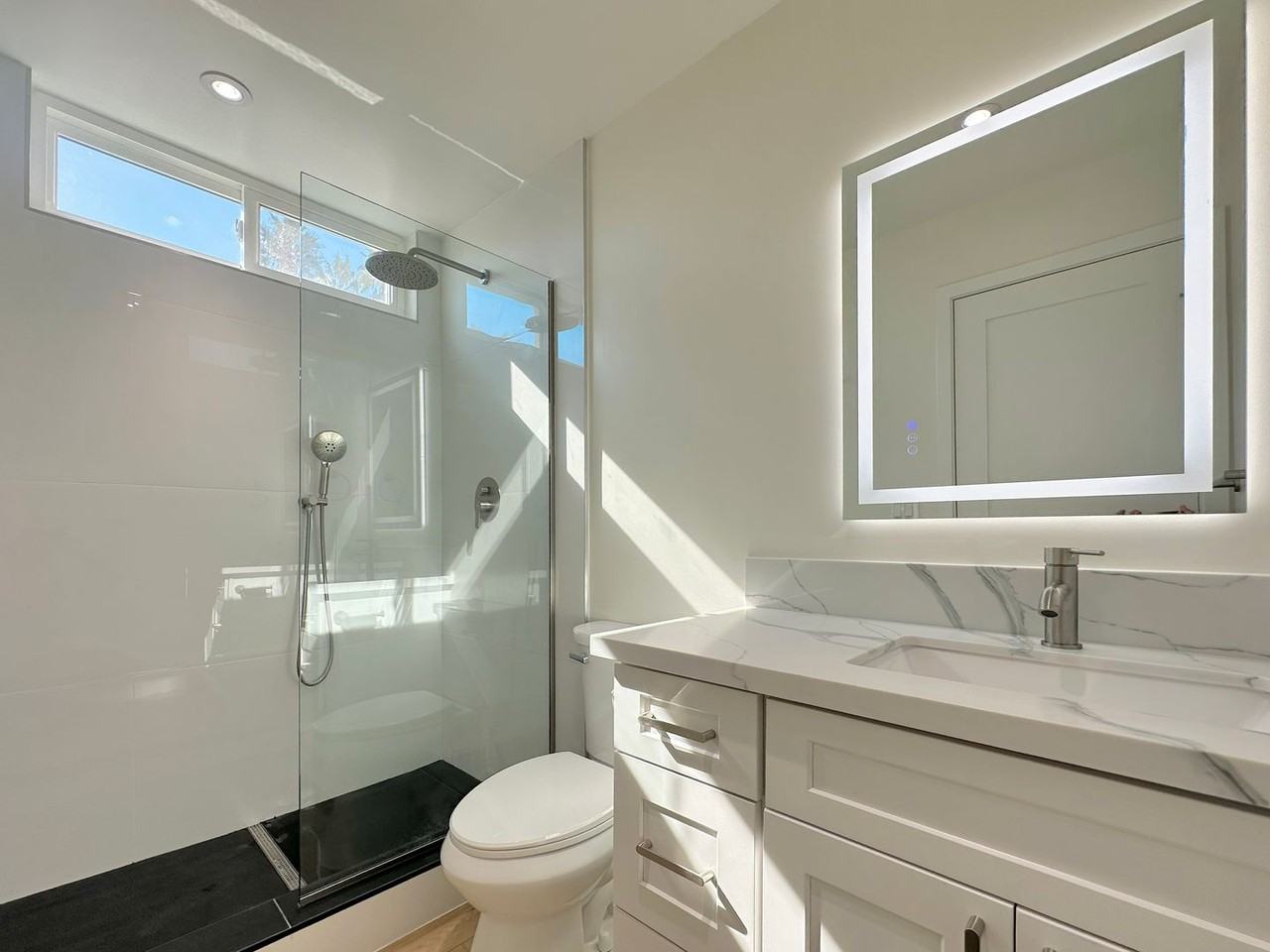 2965 Mission Blvd - Photo 7 of 17