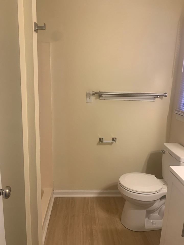 2401 - Photo 6 of 15