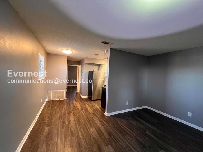 9 Meredith Ct #5 - Photo 4 of 16