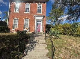 featured image of 932 East Market Street