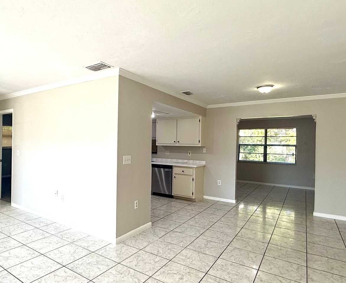 19393 Orchidtree Ct - Photo 3 of 21