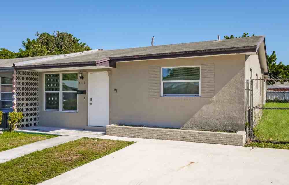 4110 Northwest 39th Avenue - Photo 3 of 16