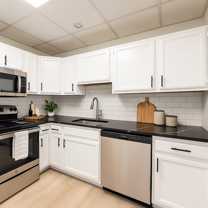 Franklin Manor Apartments - Photo 1 of 1