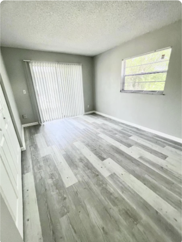 Canterbury Place Apartments - Photo 3 of 29