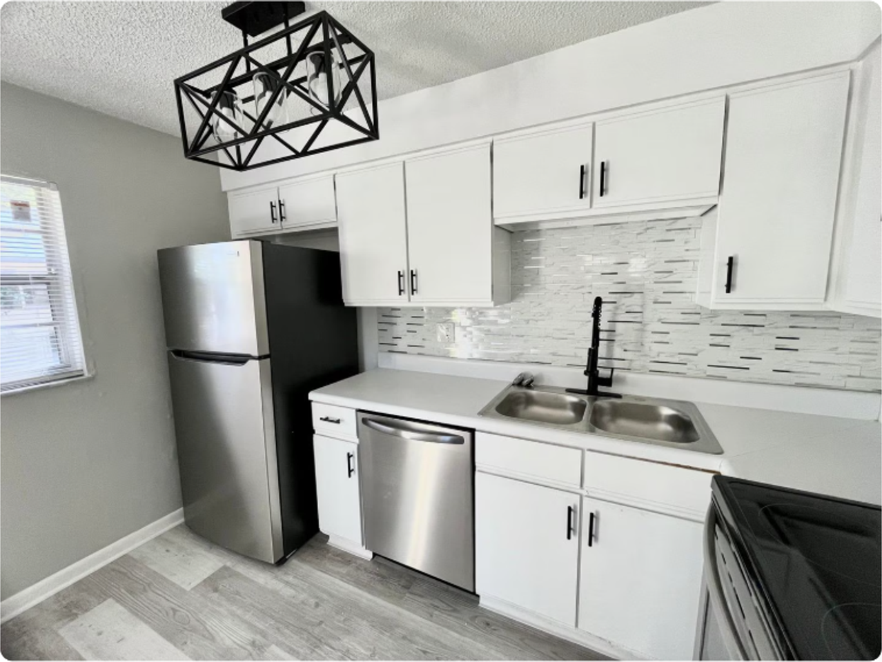 Canterbury Place Apartments - Photo 6 of 29