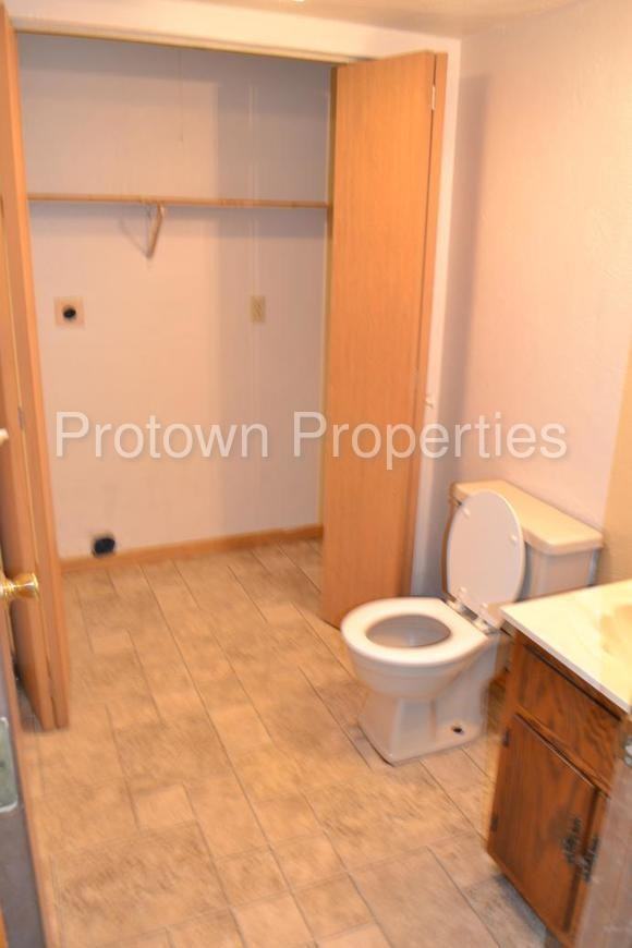 696 Meadowood Ln - Photo 3 of 7