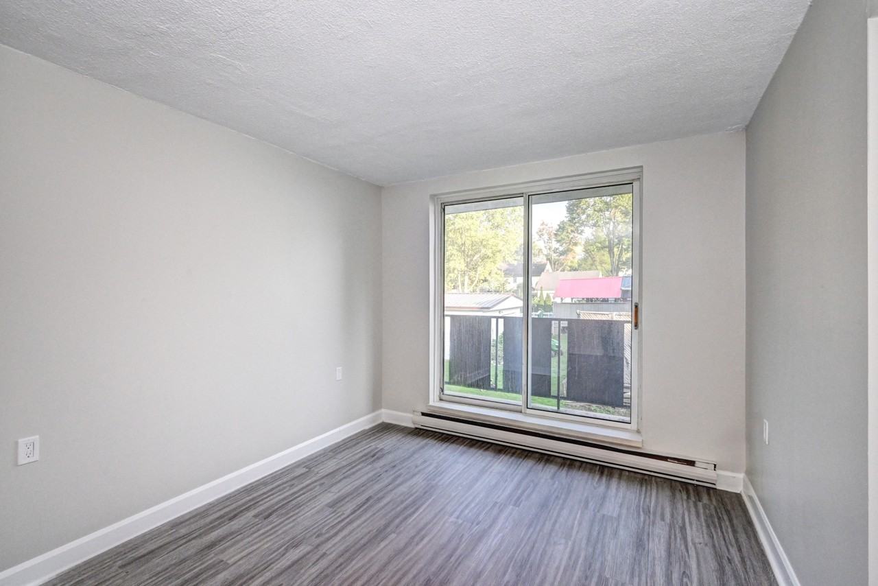 Egremont Street Apartments - Photo 5 of 21