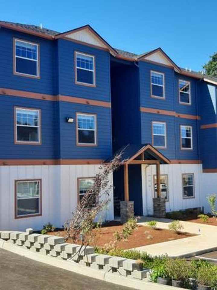 White Oak Luxury Apartments - Photo 6 of 12