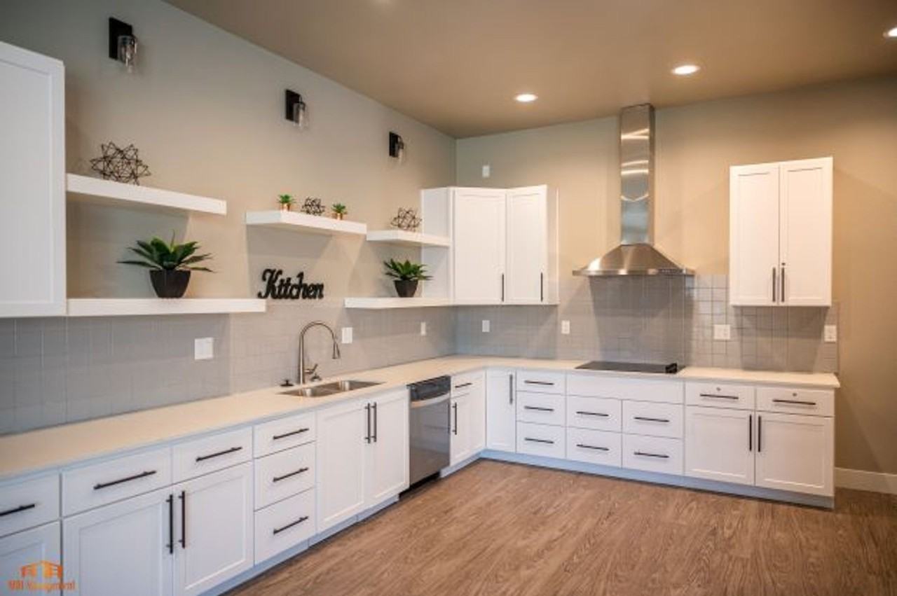 White Oak Luxury Apartments - Photo 7 of 12