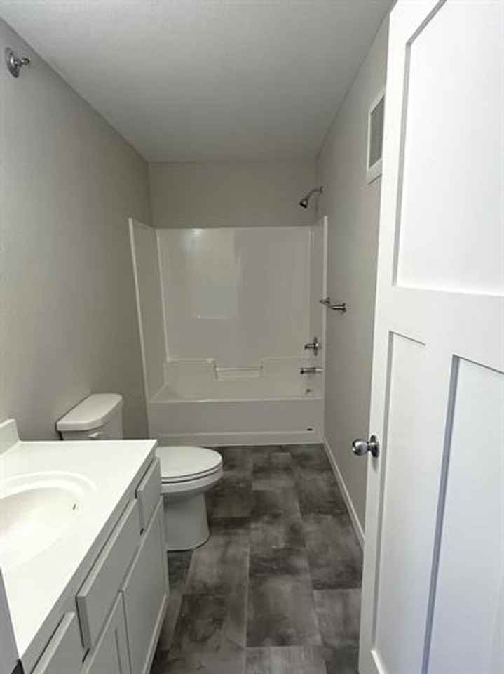Edgeview Apartments - Photo 5 of 9