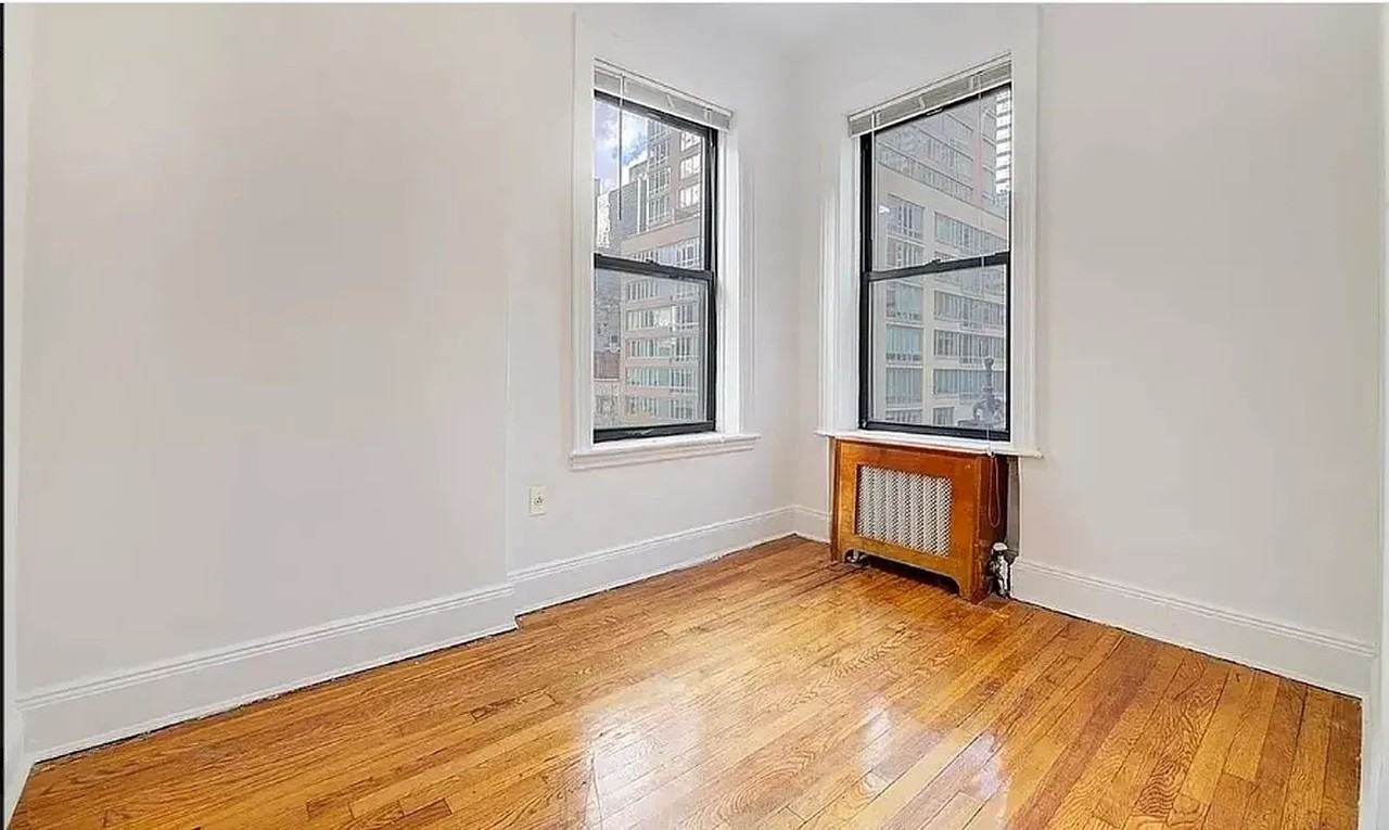 301 E 53rd St #4B - Photo 5 of 8