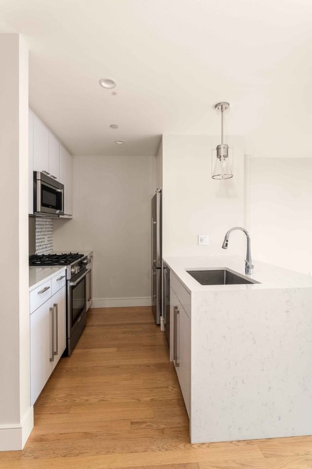 242 Elizabeth St #PH - Photo 4 of 20