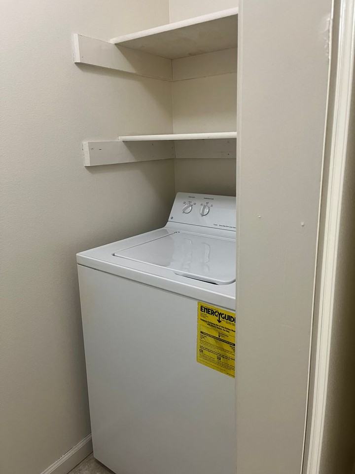 Ashley Square Apartments - Photo 5 of 15