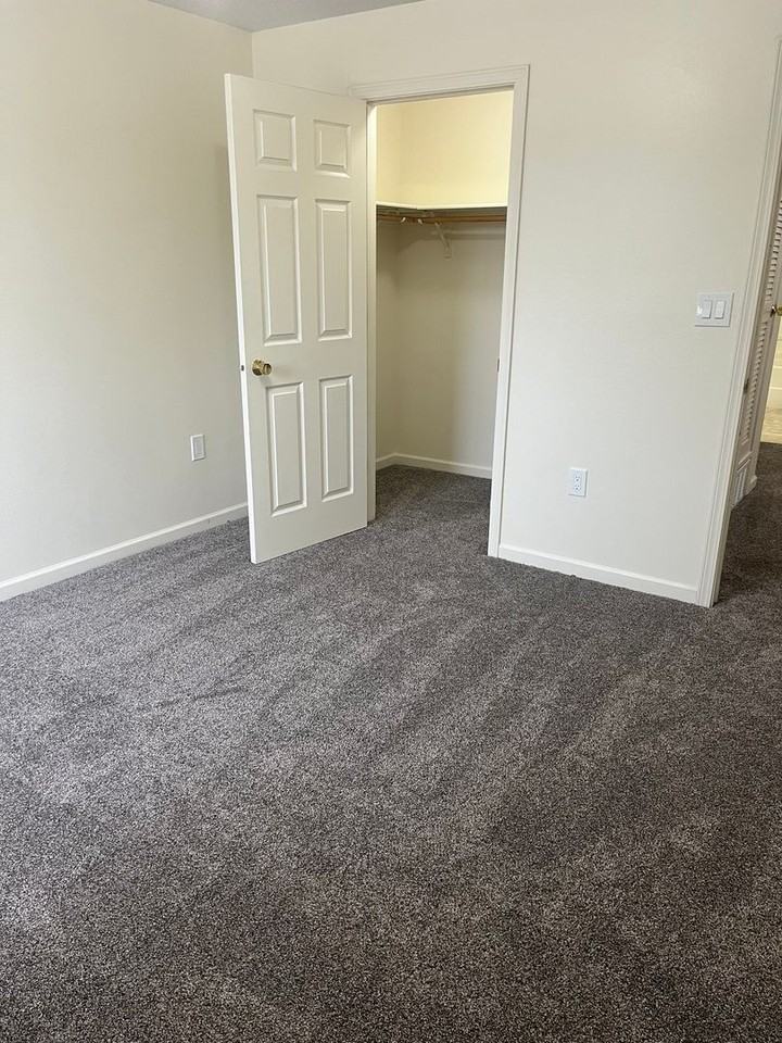 Ashley Square Apartments - Photo 7 of 15