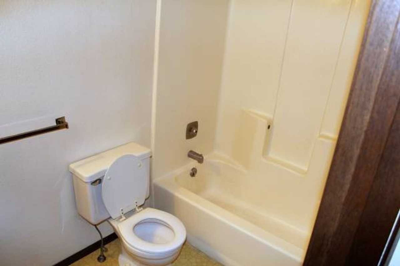 Western Pines Apartments - Photo 3 of 5