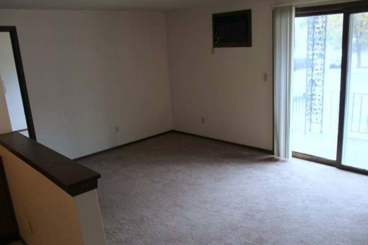 Western Pines Apartments - Photo 5 of 5
