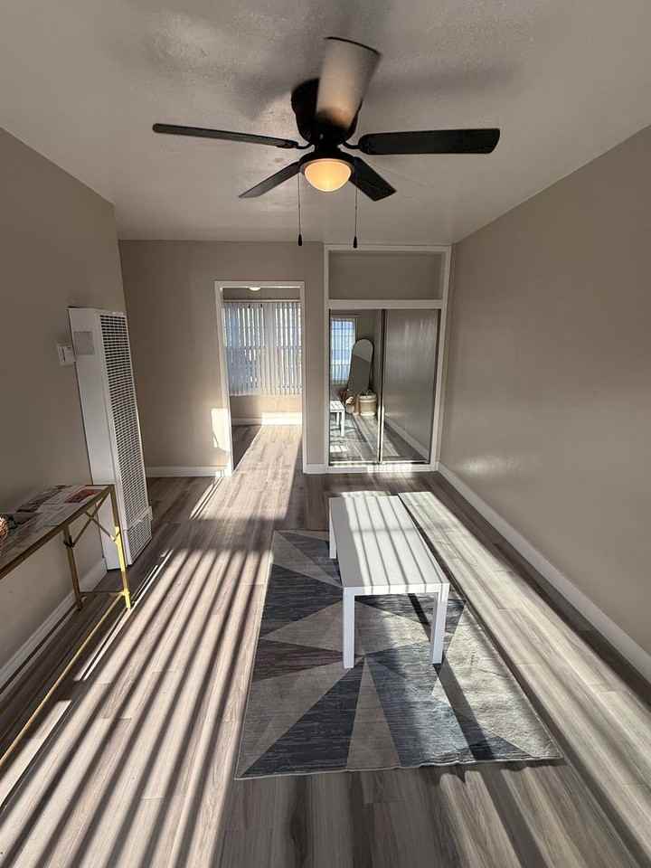 Sea View Apts - Photo 2 of 12