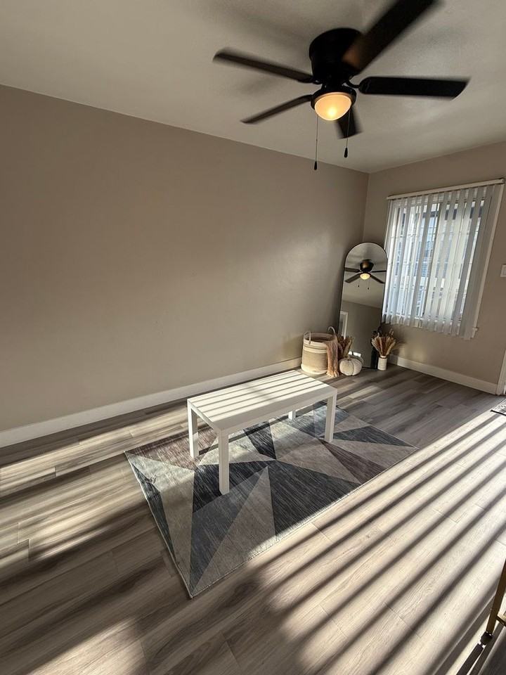 Sea View Apts - Photo 3 of 12