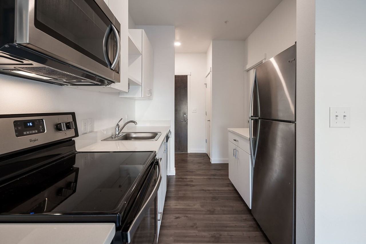 54 Woodstock Apartments~ Great Location ~Vibrant Neighborhood - Photo 2 of 36