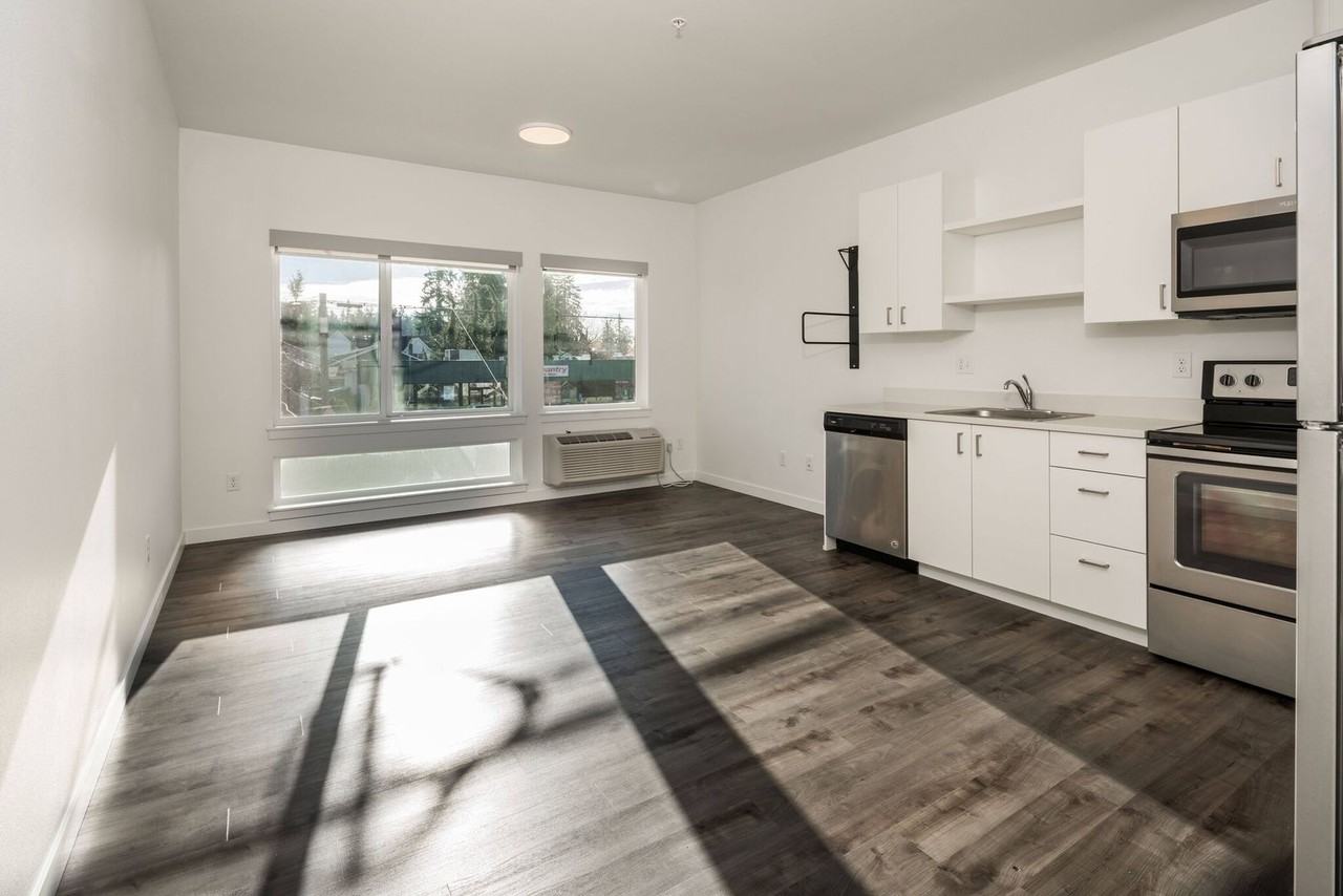 54 Woodstock Apartments~ Great Location ~Vibrant Neighborhood - Photo 6 of 36