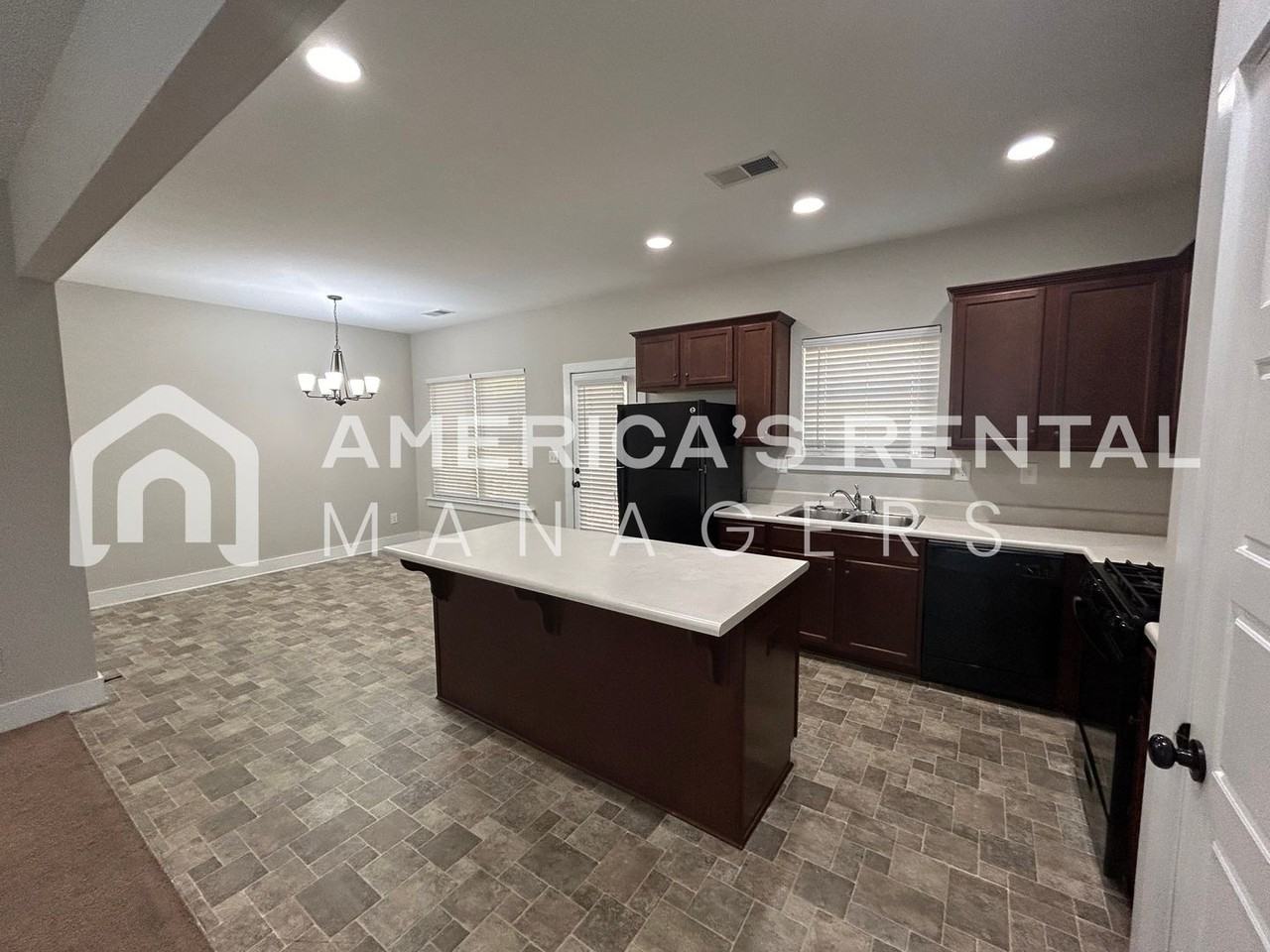 536 Polo Way - Photo 5 of 39