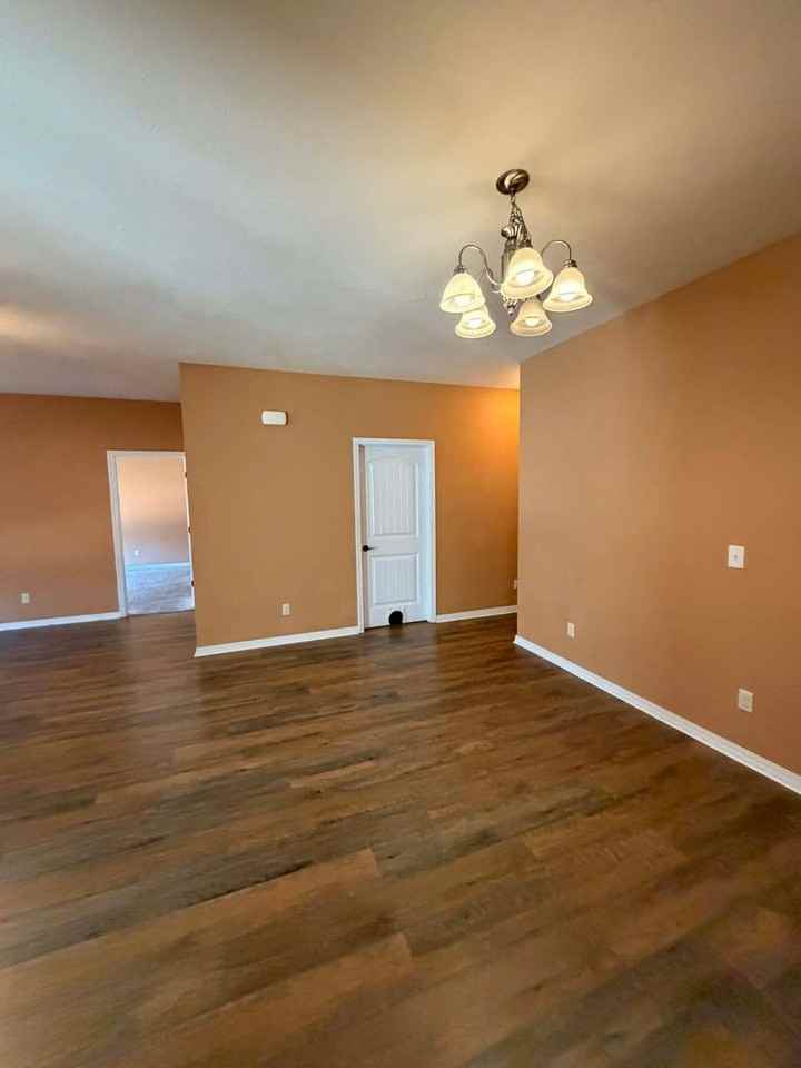 1604 Prier Ln - Photo 3 of 17