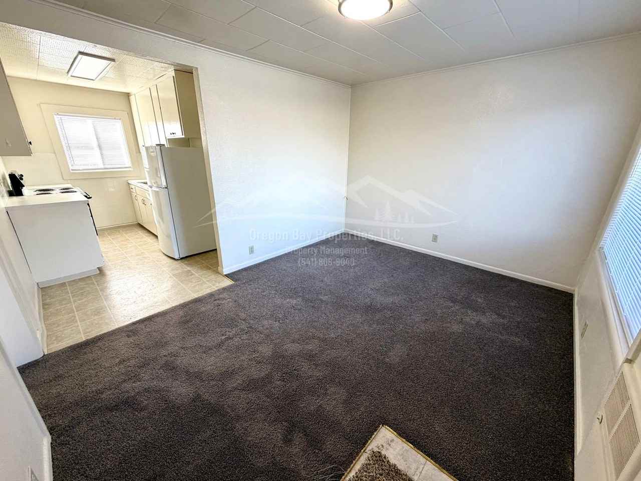 Winchester Ave. Apartments - Photo 2 of 16