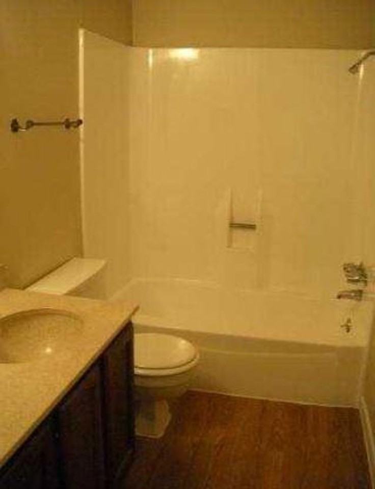 1000 W 26th St - Photo 5 of 7