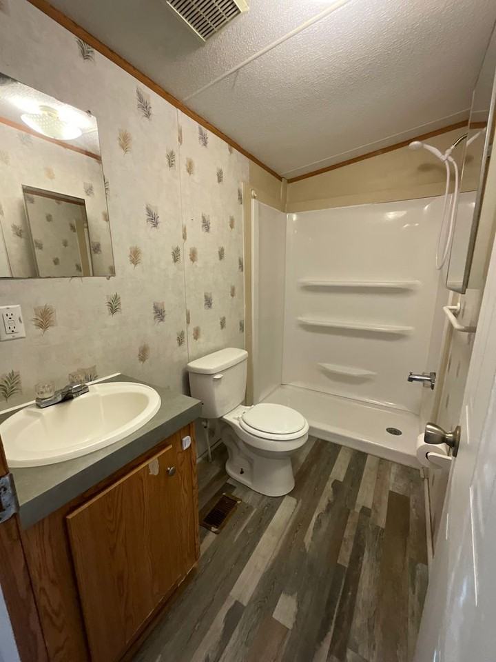 5553 Hartsfield Rd - Photo 7 of 8