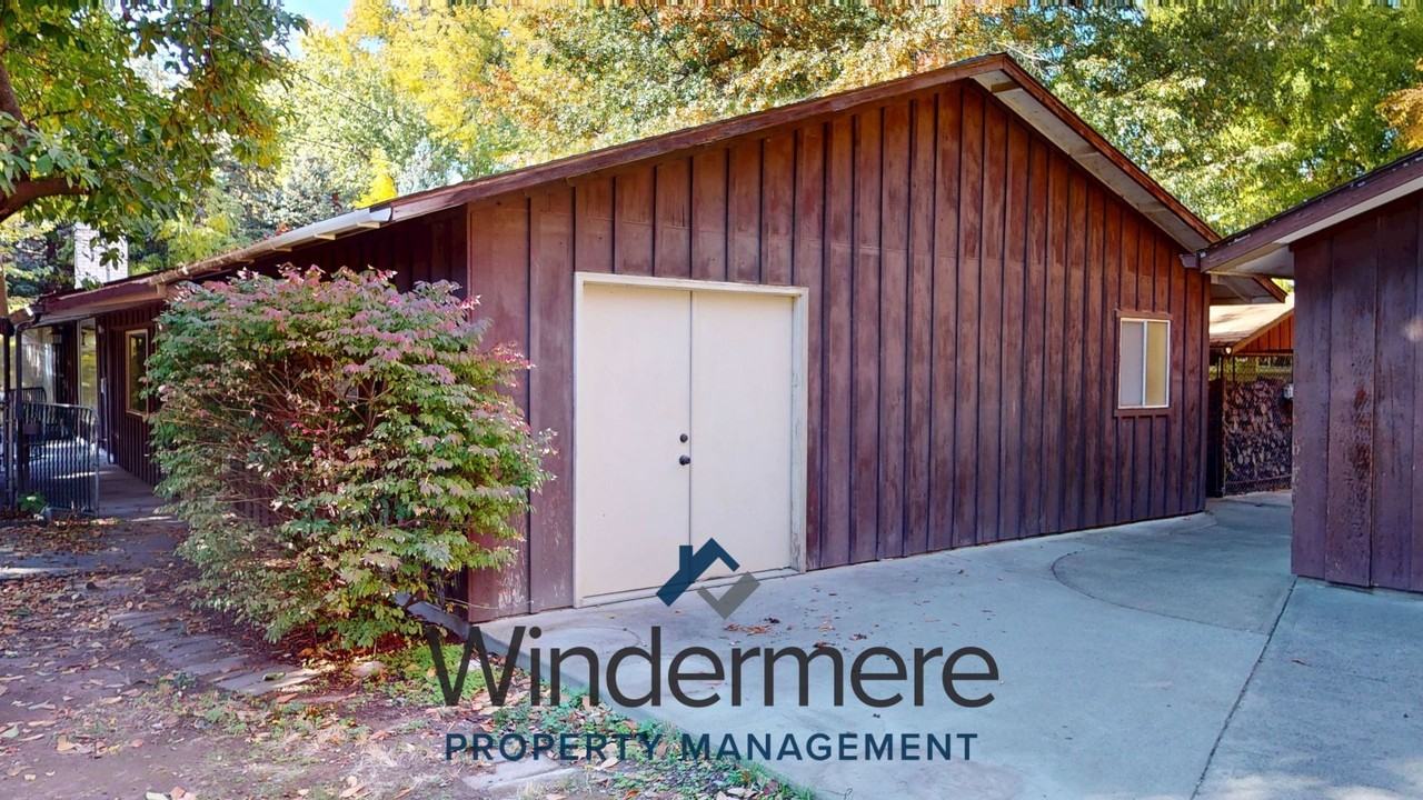 203 Hope St - Photo 4 of 24