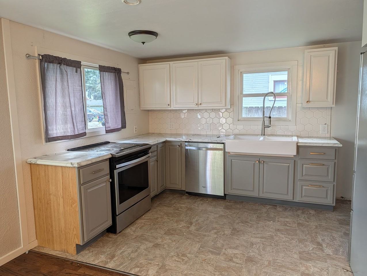 628 Jameson St - Photo 5 of 7