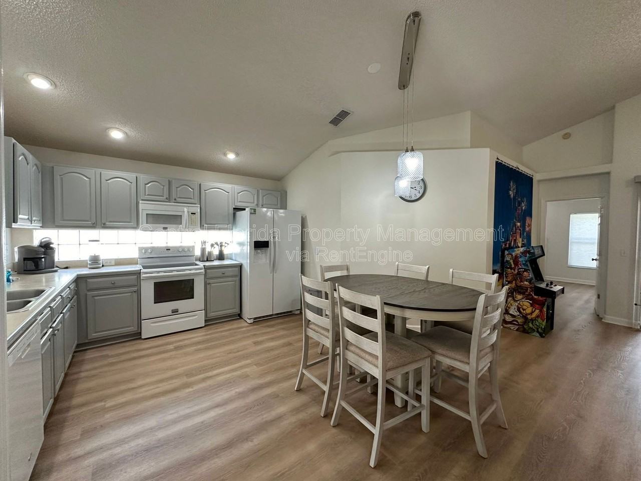 1009 Lake Davenport Blvd - Photo 7 of 30