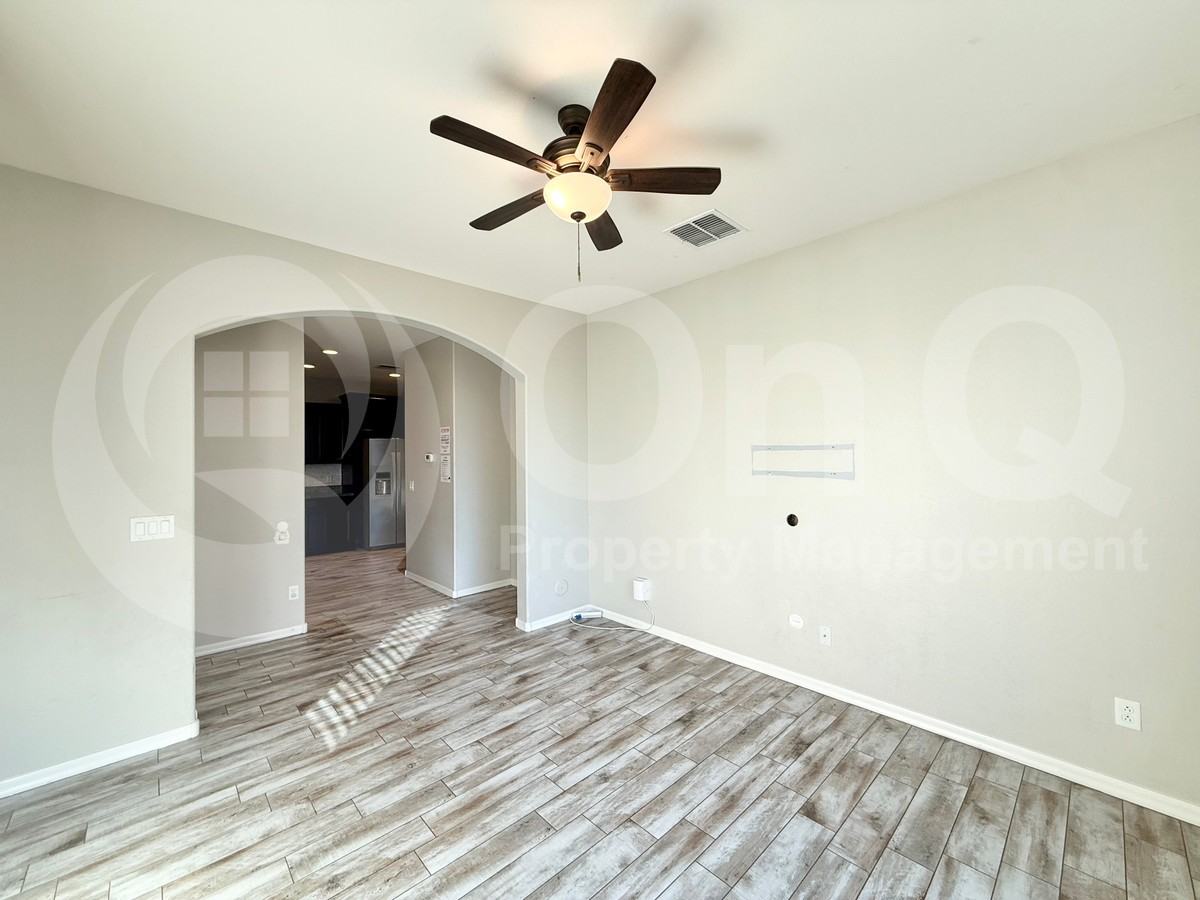 17754 W Banff Ln - Photo 7 of 24