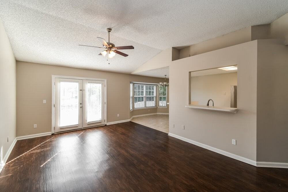 2936 Waters View Cir - Photo 4 of 16